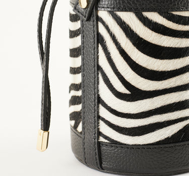 MINI ZEBRA BUCKET BAG